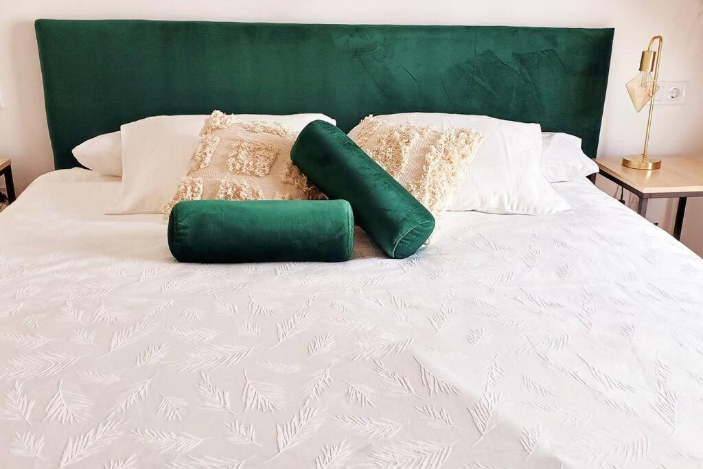 Serendipia: Tu Hogar En Este Blanco Pueblo Frigiliana Esterno foto